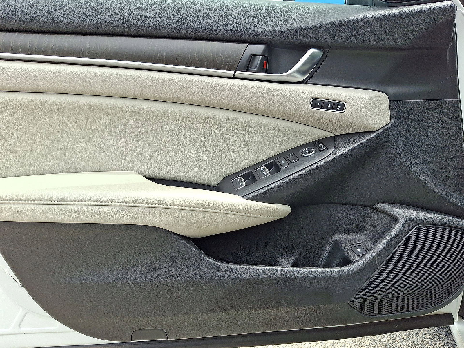 2018 Honda Accord EX-L - Photo 10