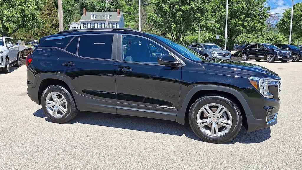 Used 2023 GMC Terrain SLE SUV