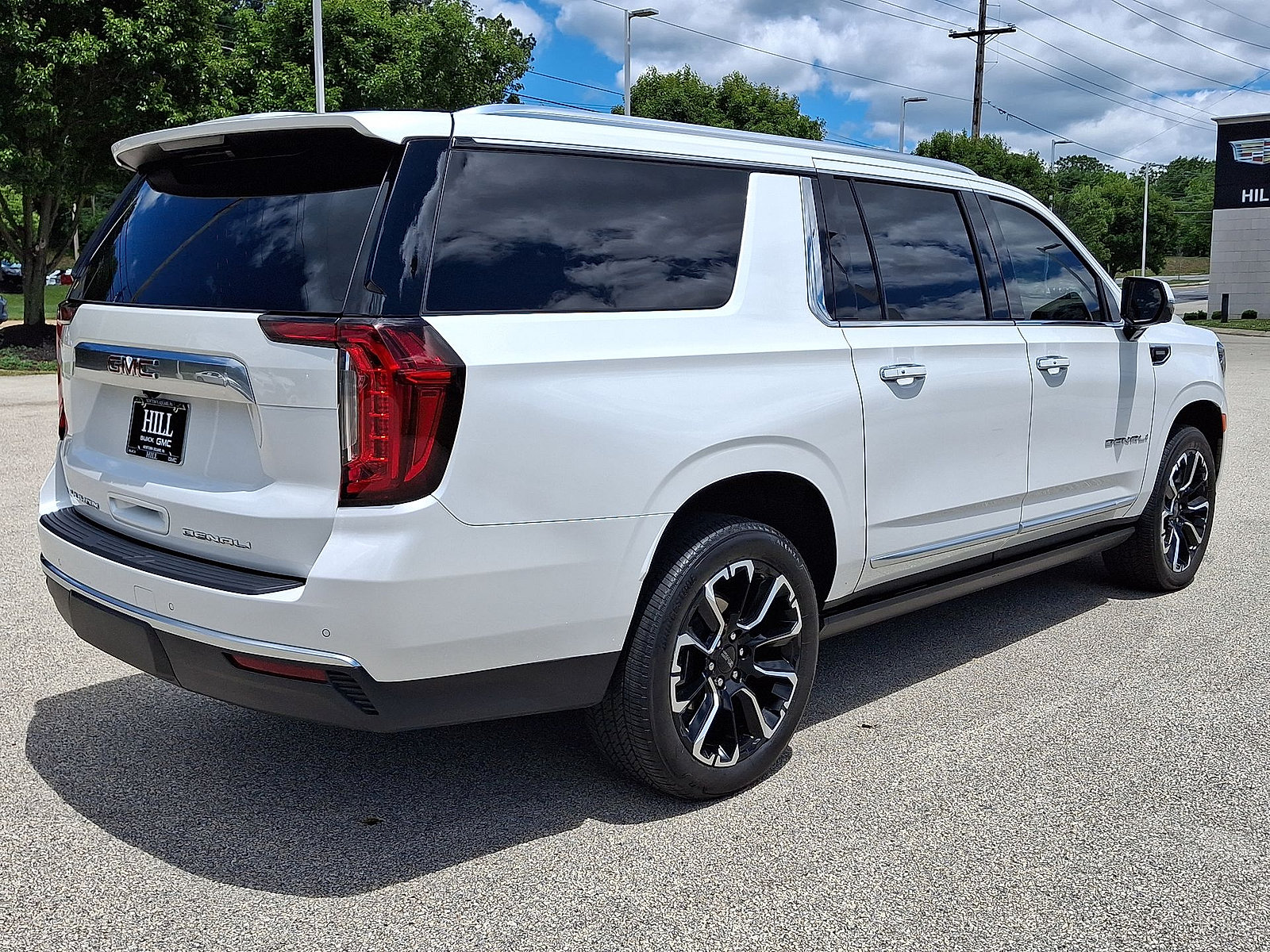 2024 GMC Yukon XL Denali - Photo 25
