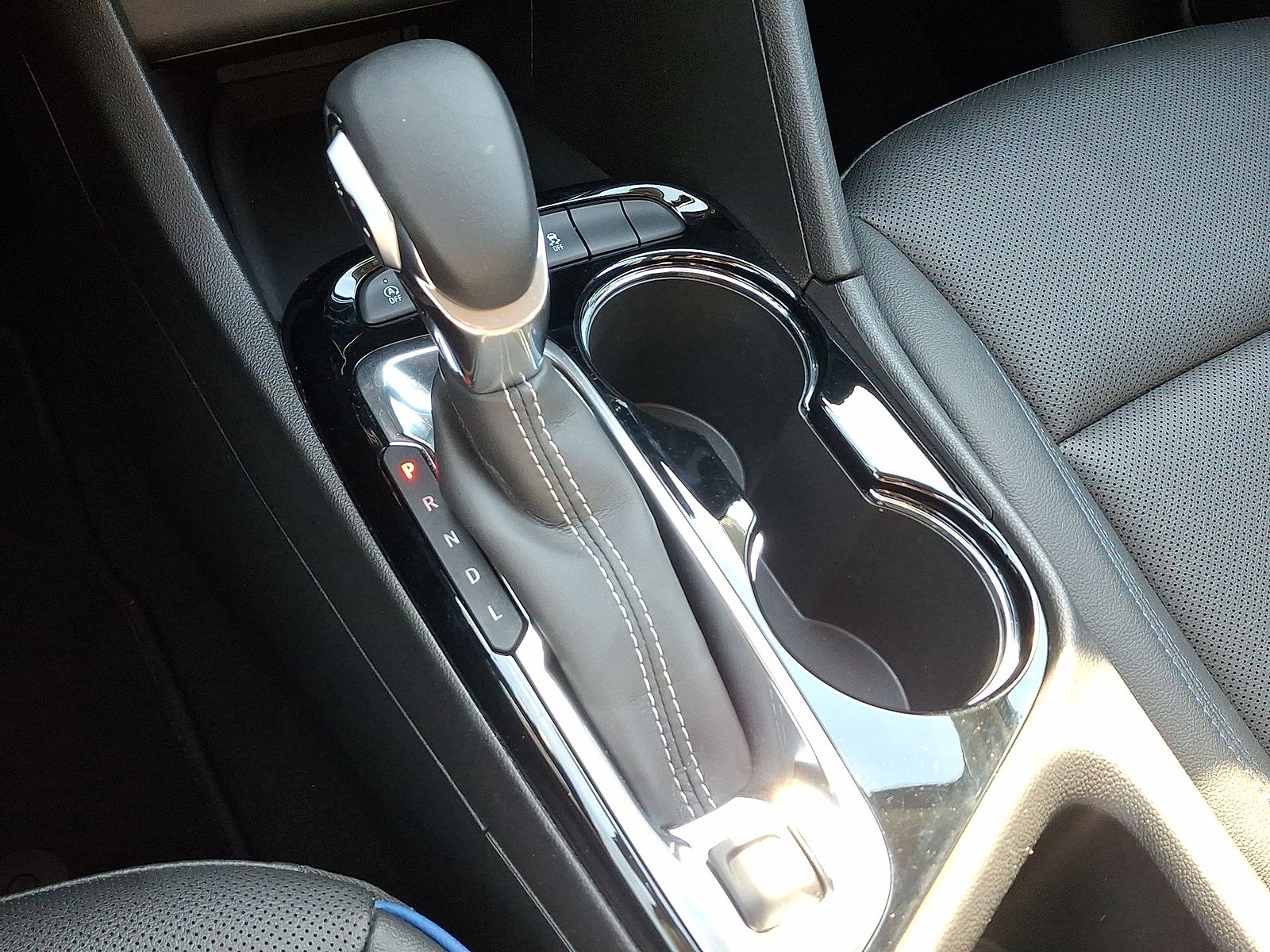 2025 Buick Encore GX Sport Touring - Photo 12