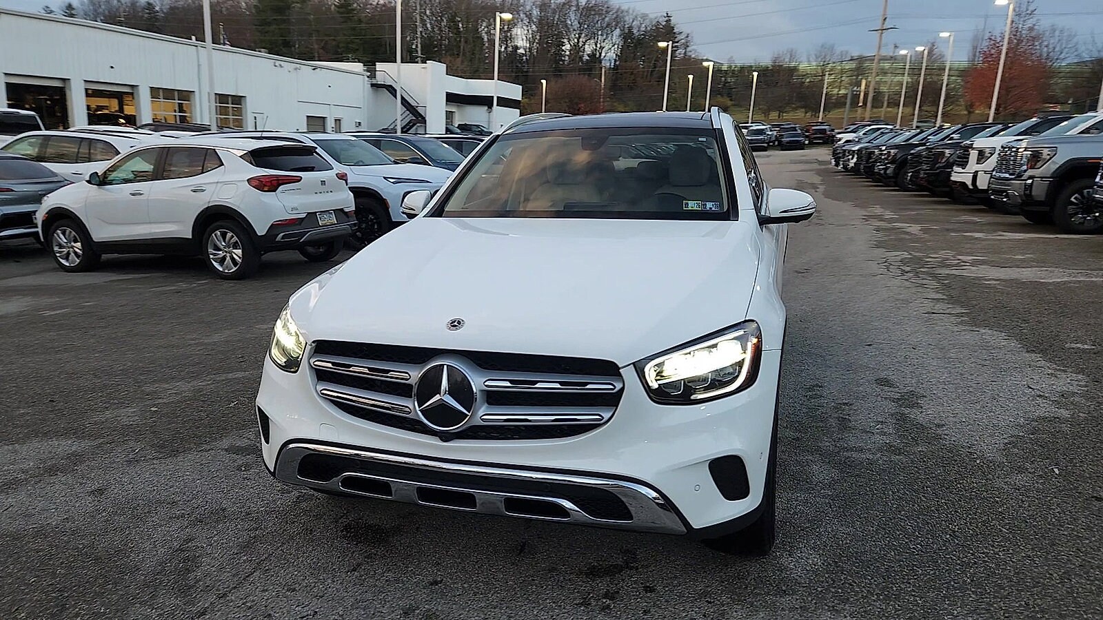 2021 Mercedes Benz GLC 300 4MATIC photo 2