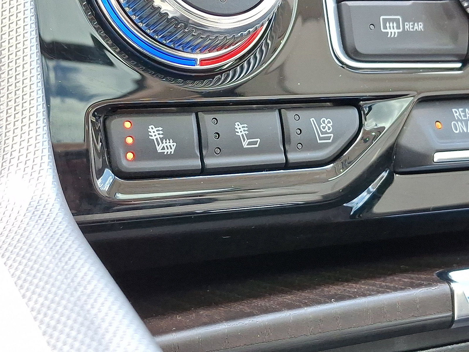 2024 GMC Yukon XL Denali - Photo 19
