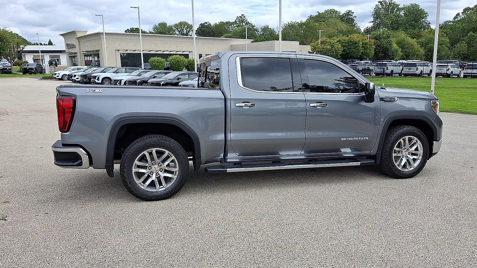 2021 GMC Sierra 1500 SLT - Photo 9
