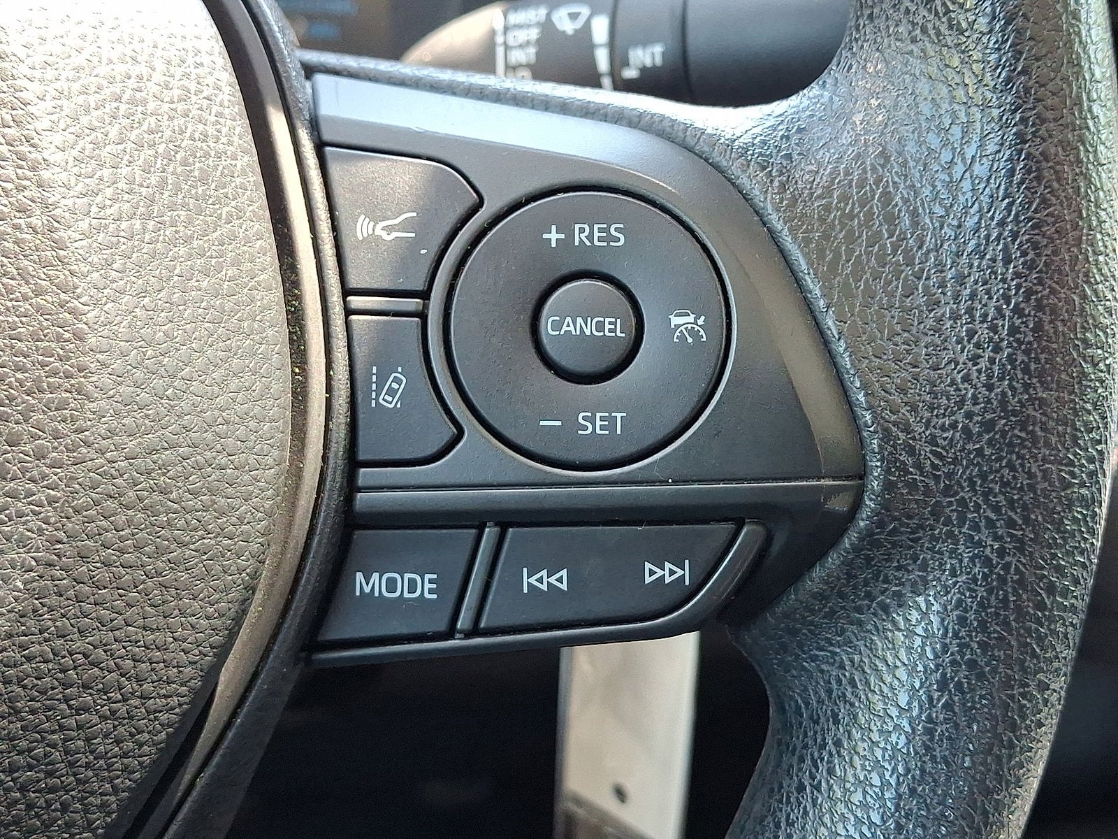 2021 Toyota Corolla LE - Photo 18