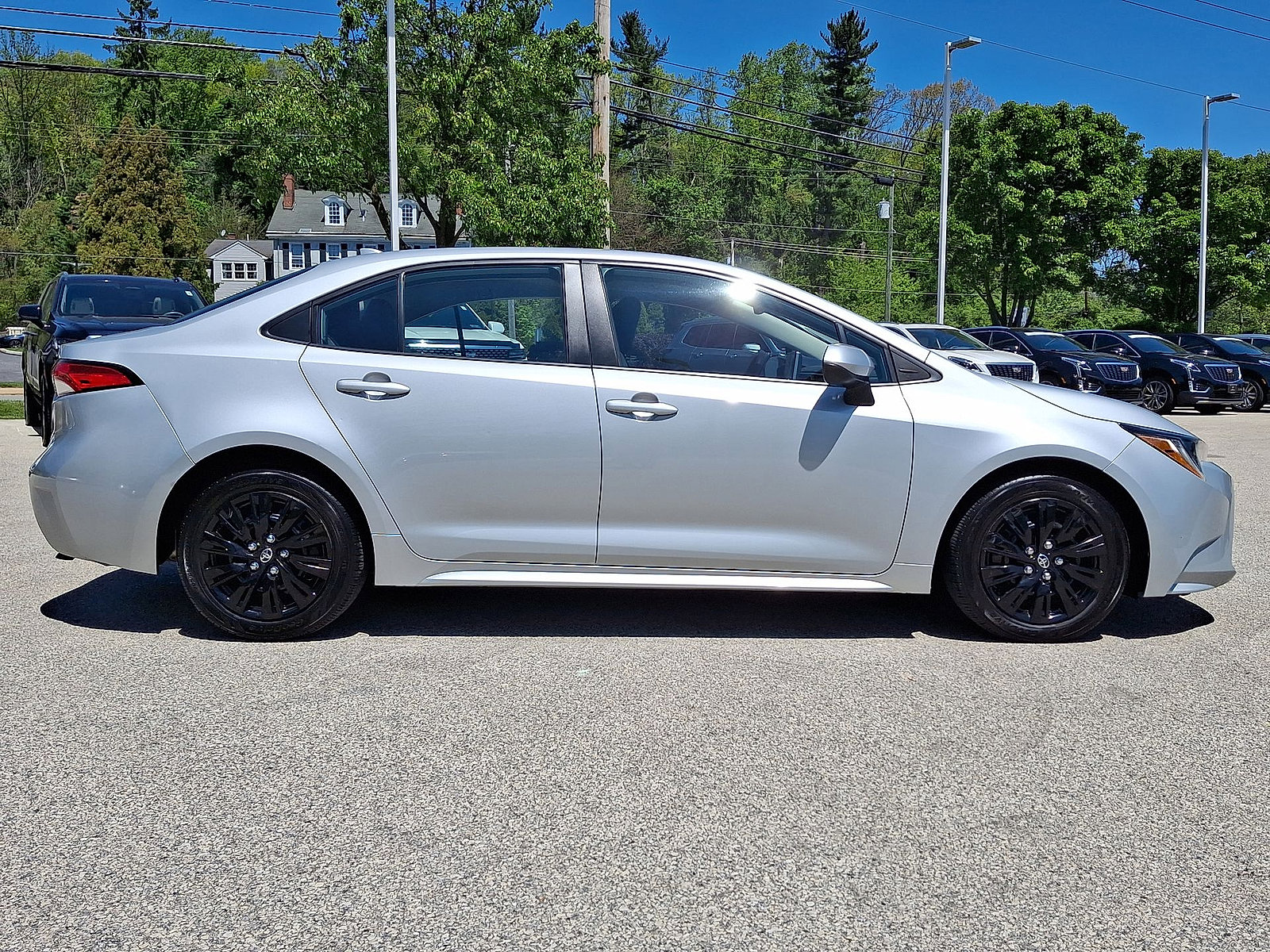 2021 Toyota Corolla LE - Photo 25