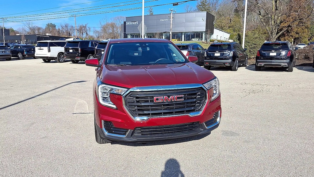 Used 2023 GMC Terrain SLE SUV