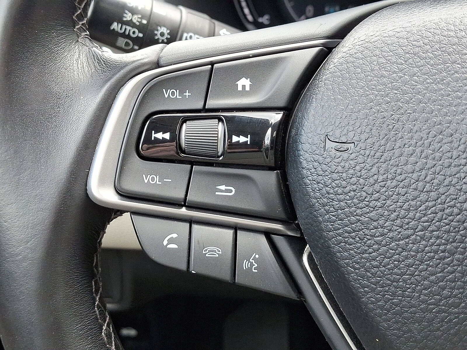 2018 Honda Accord EX-L - Photo 17