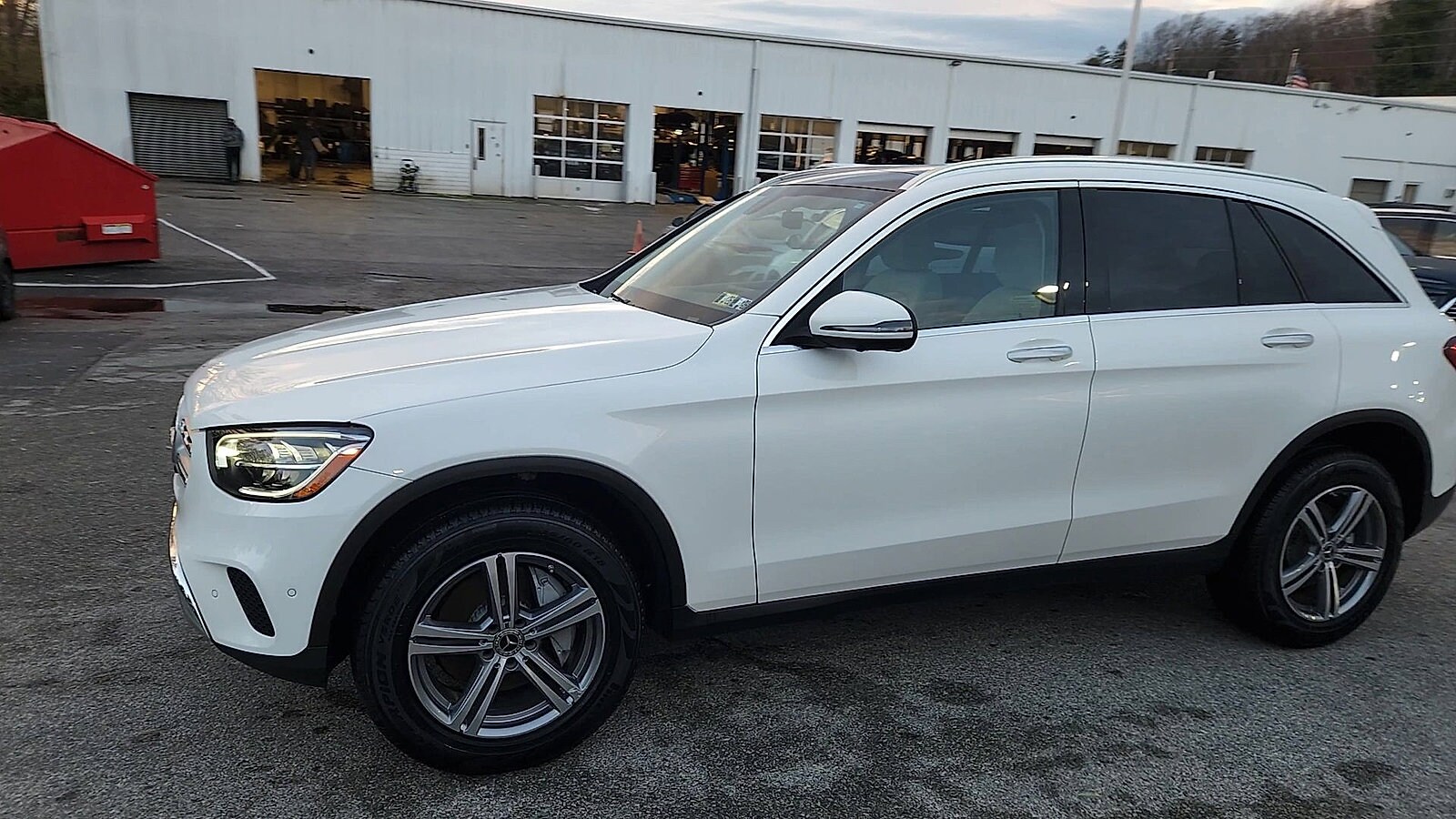 2021 Mercedes Benz GLC 300 4MATIC photo 3