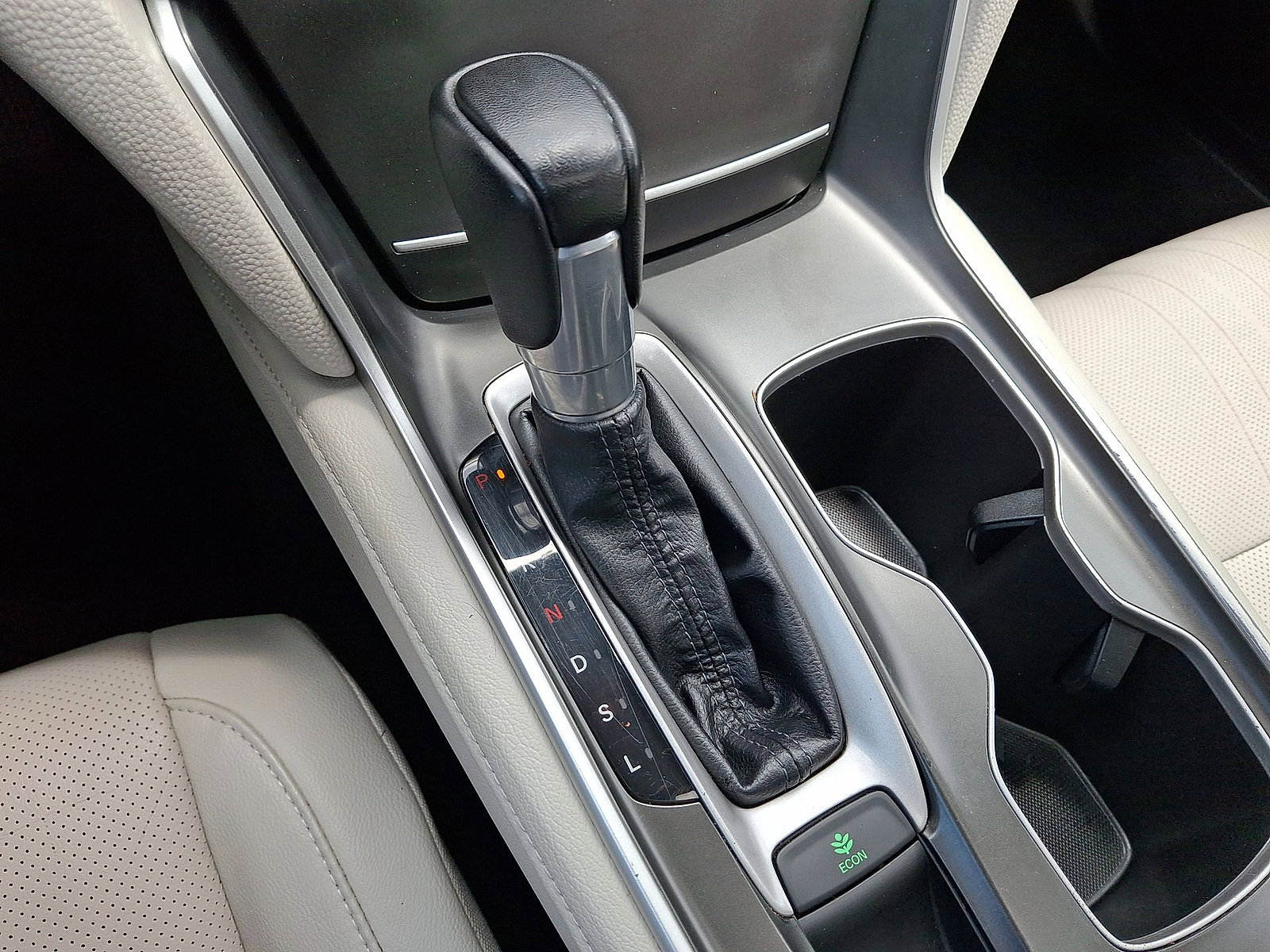 2018 Honda Accord EX-L - Photo 12