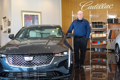 Staff member Billy Sampson from ID_0c7f2ddac767