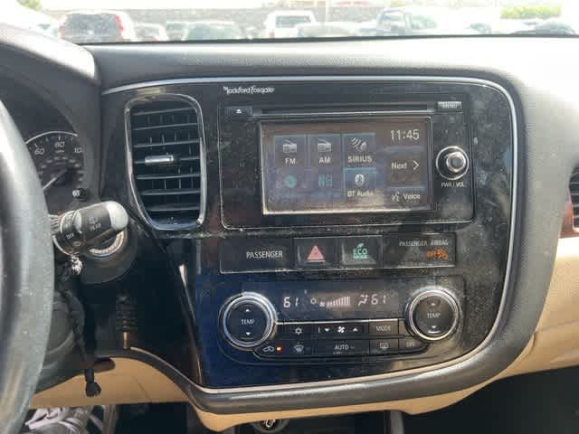 Thumbnail: 2015 Mitsubishi Outlander - 18