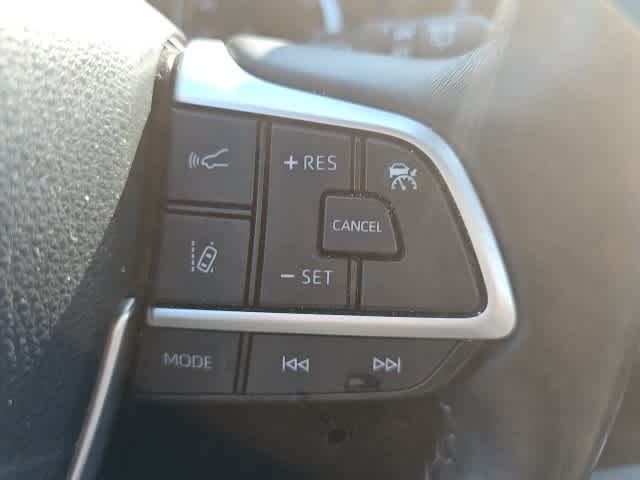 Thumbnail: 2023 Toyota Highlander - 17