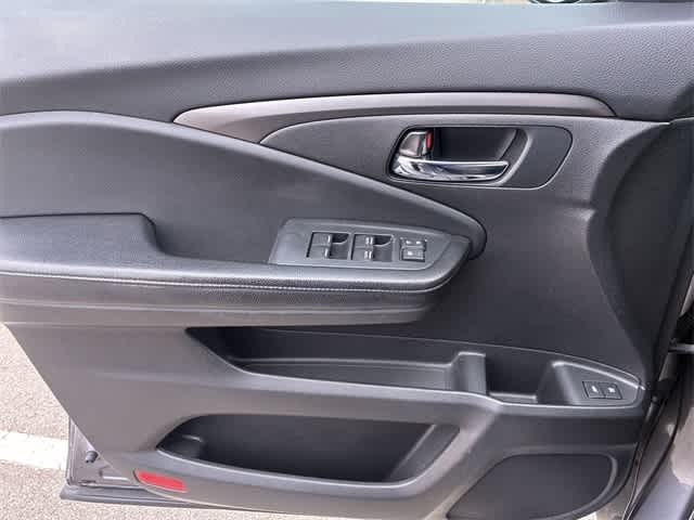 Thumbnail: 2016 Honda Pilot - 40