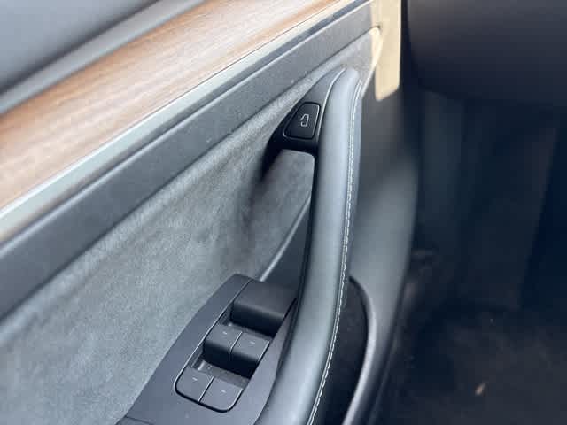 Thumbnail: 2022 Tesla Model Y - 16