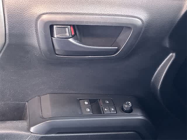 Thumbnail: 2019 Toyota Tacoma - 36