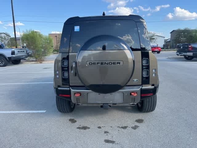 2023 Land Rover Defender 110 photo 4