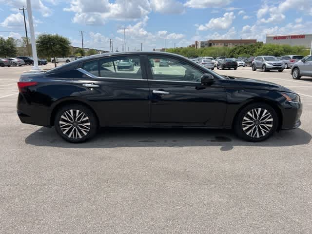 Thumbnail: 2023 Nissan Altima - 6