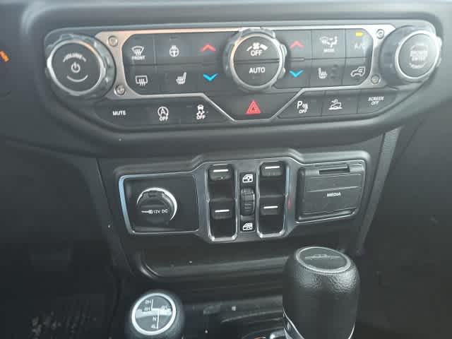 Thumbnail: 2021 Jeep Gladiator - 12