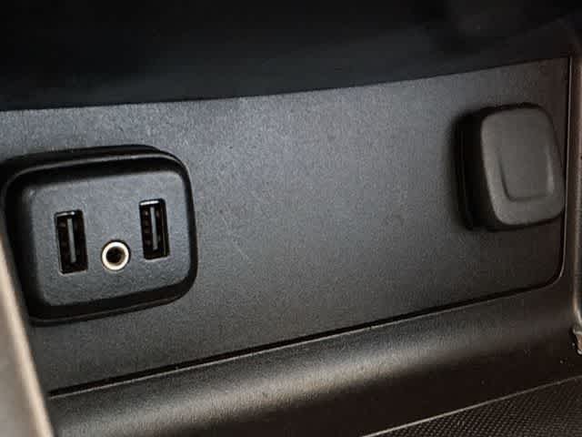 Thumbnail: 2019 Chevrolet Colorado - 32