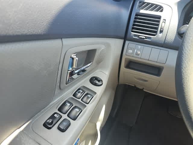 Thumbnail: 2009 Kia Spectra - 15