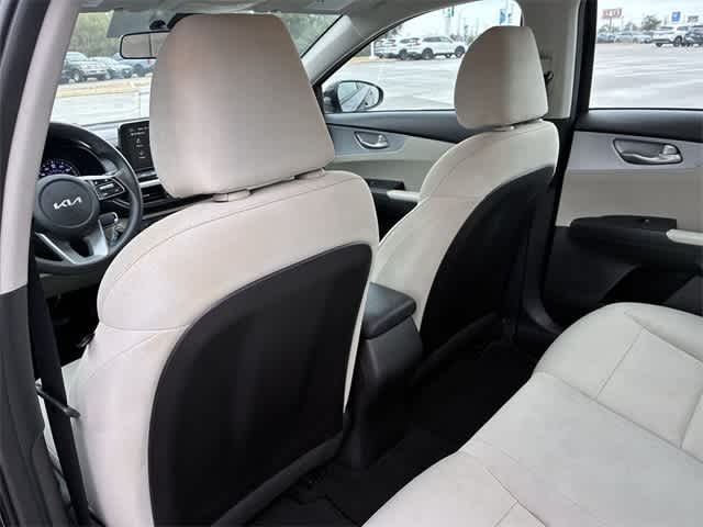 Thumbnail: 2023 Kia Forte - 19