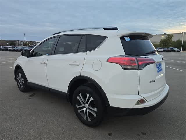 Thumbnail: 2017 Toyota RAV4 - 4