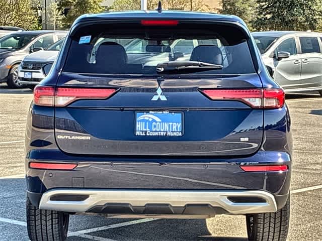 Thumbnail: 2023 Mitsubishi Outlander - 5