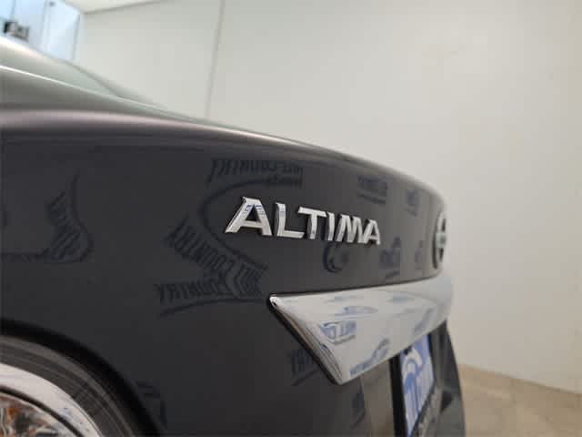Thumbnail: 2015 Nissan Altima - 13