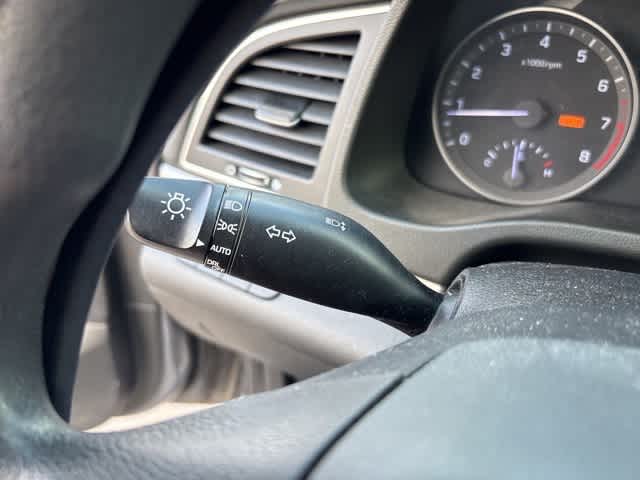 Thumbnail: 2018 Hyundai Elantra - 15