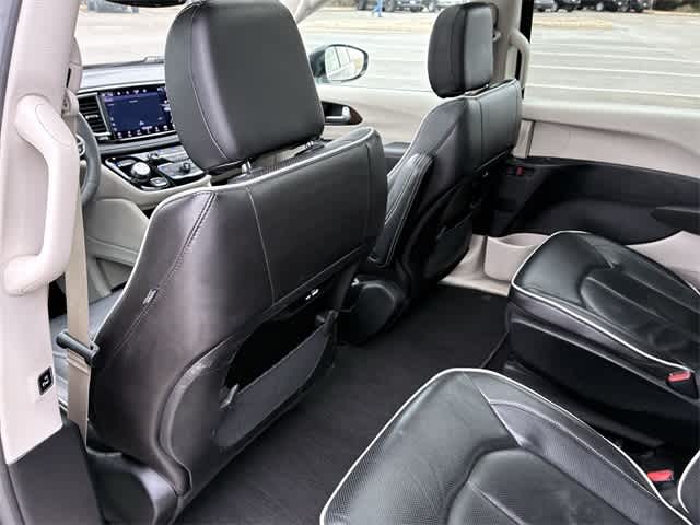 Thumbnail: 2023 Chrysler Pacifica - 19