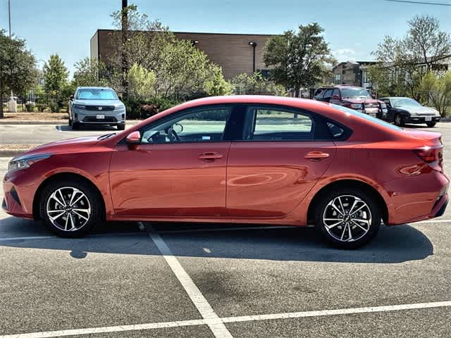 2023 Kia Forte LXS photo 3