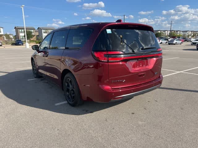 2022 Chrysler Pacifica Hybrid Touring L photo 3