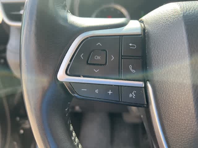 Thumbnail: 2023 Toyota Highlander - 11