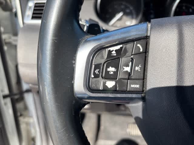 Thumbnail: 2017 Land Rover Discovery Sport - 11