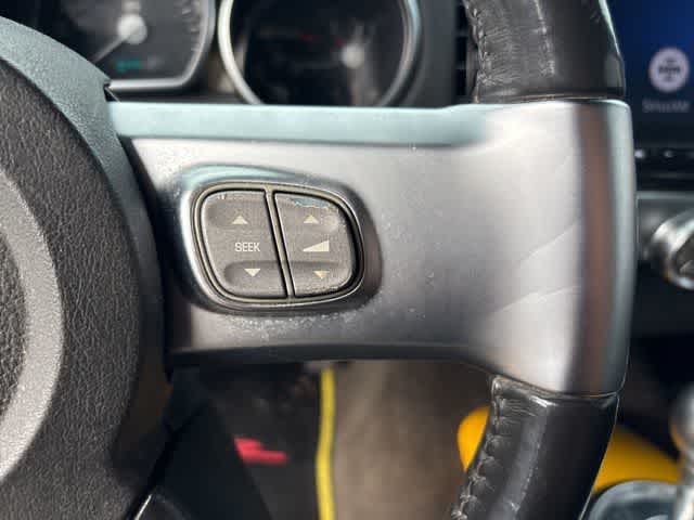 Thumbnail: 2003 Chevrolet SSR - 13