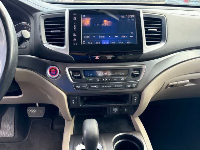 Thumbnail: 2017 Honda Pilot - 19