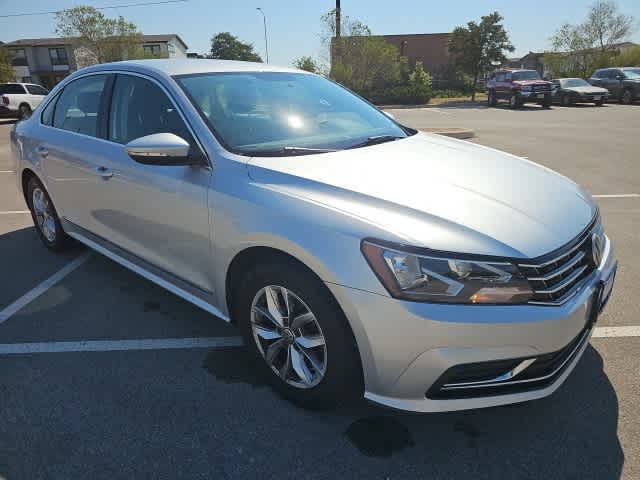 Thumbnail: 2017 Volkswagen Passat - 3