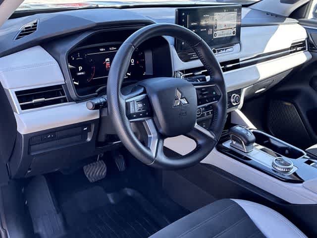 Thumbnail: 2025 Mitsubishi Outlander - 2