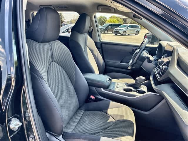 Thumbnail: 2023 Toyota Highlander - 22