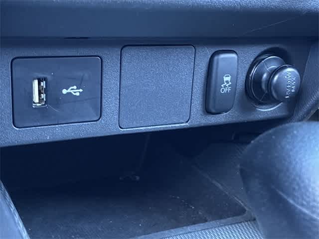 Thumbnail: 2019 Mitsubishi Outlander Sport - 32