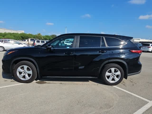 Thumbnail: 2023 Toyota Highlander - 8