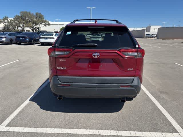 Thumbnail: 2020 Toyota RAV4 - 4