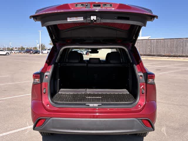 Thumbnail: 2023 Toyota Highlander - 37