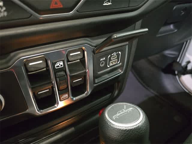 Thumbnail: 2023 Jeep Gladiator - 32