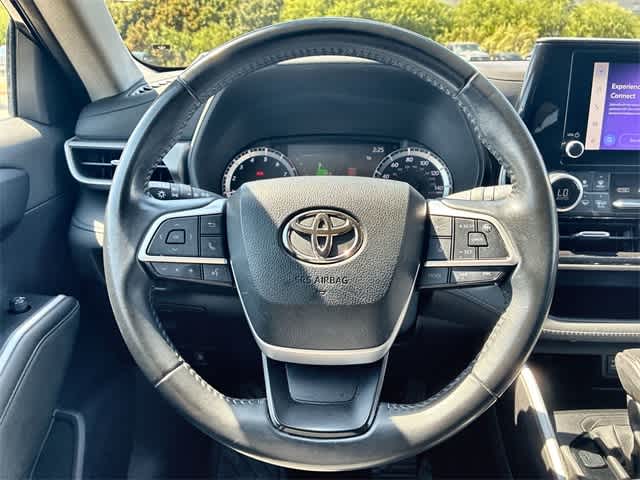 Thumbnail: 2023 Toyota Highlander - 23