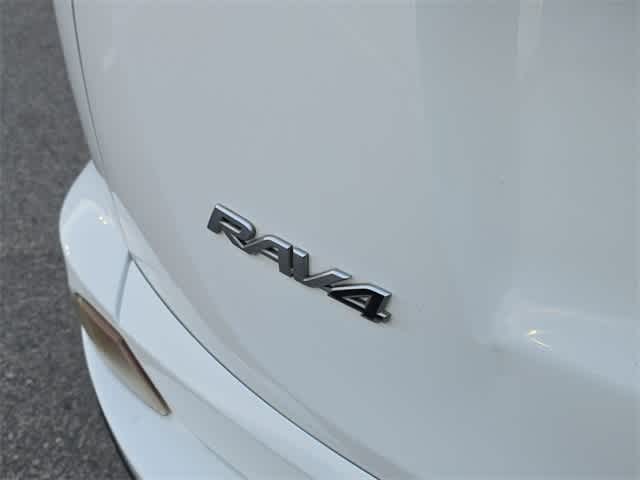 Thumbnail: 2017 Toyota RAV4 - 13