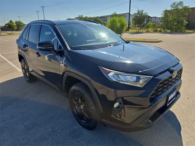 2021 Toyota RAV4 XLE 8