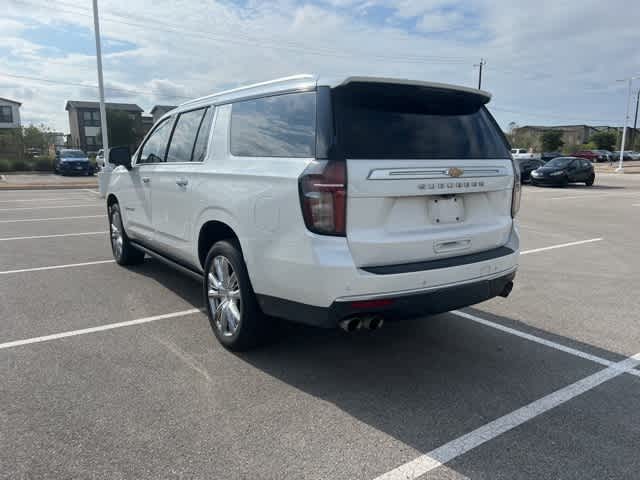 2023 Chevrolet Suburban High Country photo 3