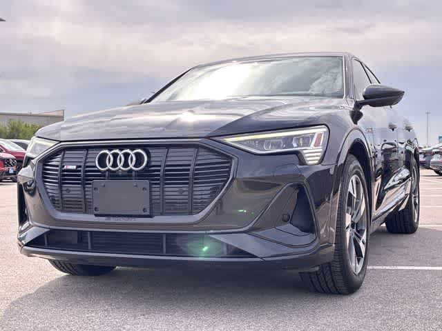 Thumbnail: 2022 Audi e-tron S - 11