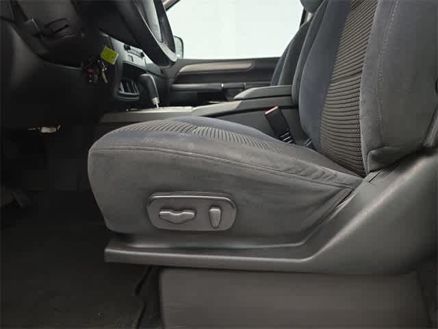 2011 Nissan Armada SV 18